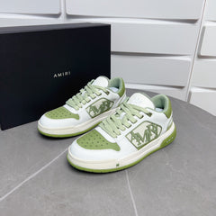 Classic Low Sneakers