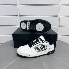 Classic Low Sneakers