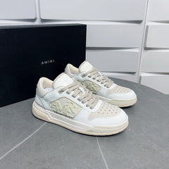 Classic Low Sneakers